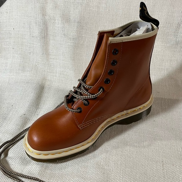 Dr. Martens 1460 Oak Analine Boots NIB - Picture 3 of 7